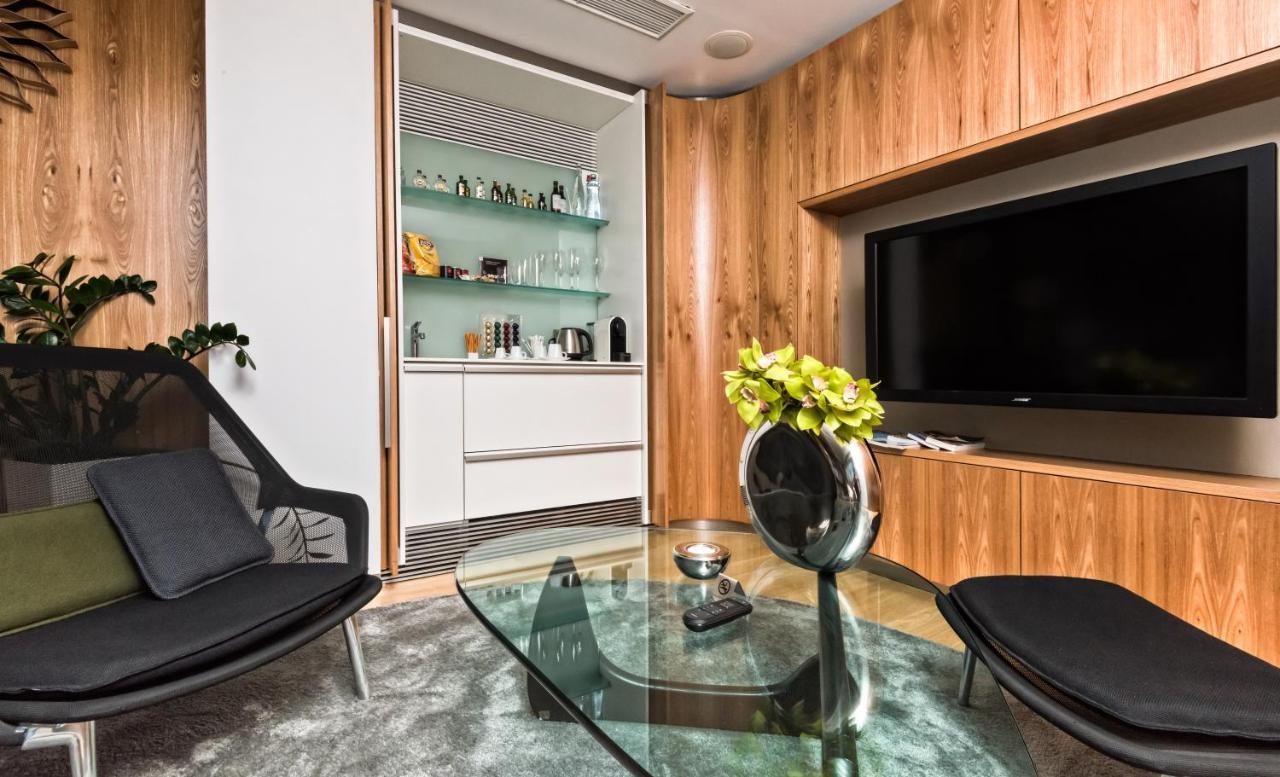 One Room Hotel Прага Экстерьер фото