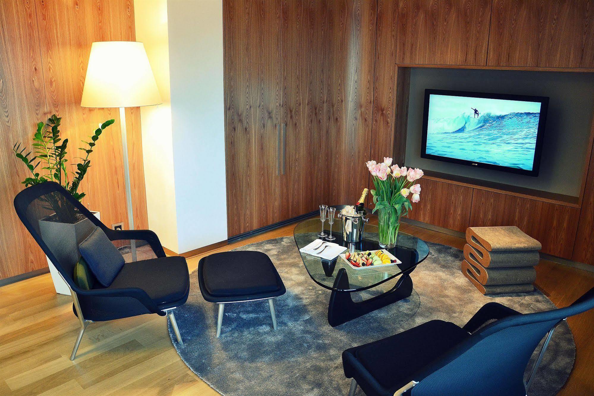 One Room Hotel Прага Экстерьер фото